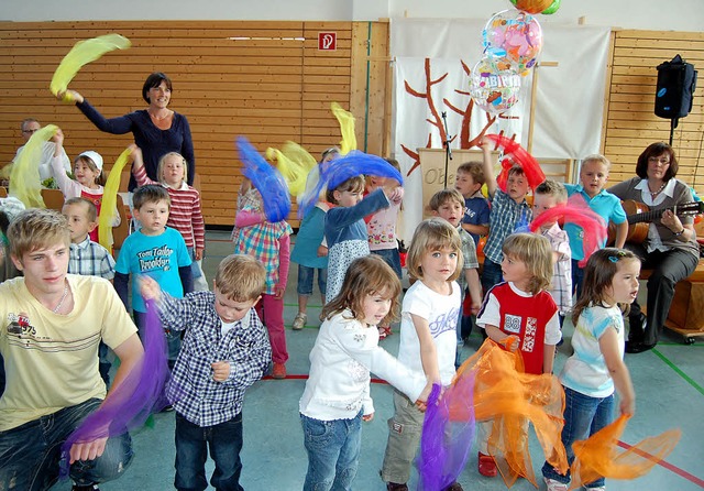 Ein tolles Programm hatten die Jungen ... der Thimoshalle zusammengestellt.      | Foto: Melanie Dramac