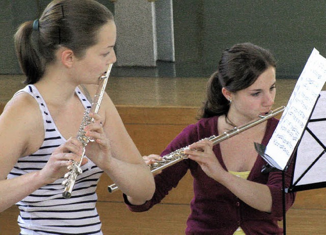 Die Querflten sind bei den Mdchen de...on Katja und Tamara Brender im Duett.   | Foto: Manfred Lange