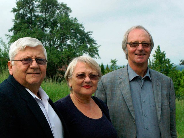 Dov und Haya Tamir aus Beer-Sheva, Werner Grieshaber aus Freiburg in Windenreute  | Foto: hans-jrgen trul