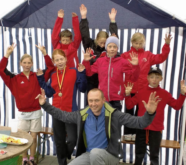 Sie haben Grund zum Jubeln: Die Nachwuchssportler des Bonndorfer Skiclubs.   | Foto: Privat
