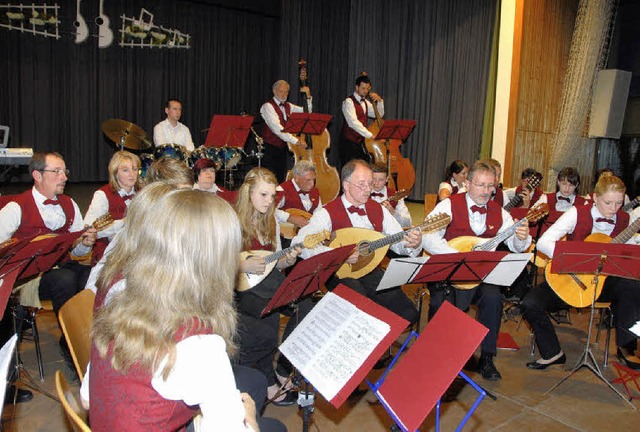 Das Kiechlinsberger Hauptorchester in Aktion beim Frhjahrskonzert.   | Foto: Roland Vitt