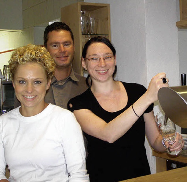 Die  Neuen im Restaurant Seehof in Sch...nks), Ralf Bunse und Jenny Hellbrck.   | Foto: Liane Schilling