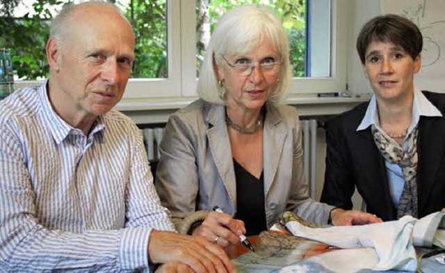 Bernhard Pauls (Whlerinitiative), Gudrun Heute-Bluhm und Ute Lusche.  | Foto: Mink