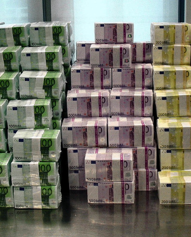 Ganz schn viel Geld: Der stdtische H...t ein Volumen von 1,6 Milliarden Euro.  | Foto: dpa