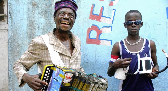 Wir werden die beste Band des Kongo: L... &#8222;Papa&#8220; der Straenkinder   | Foto: kool