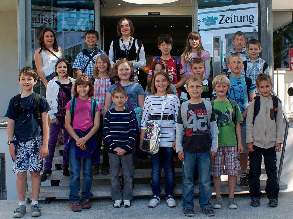 Die Klasse 4b der GHS Rheinhausen mit ihrer Lehrerin Simone Hornung