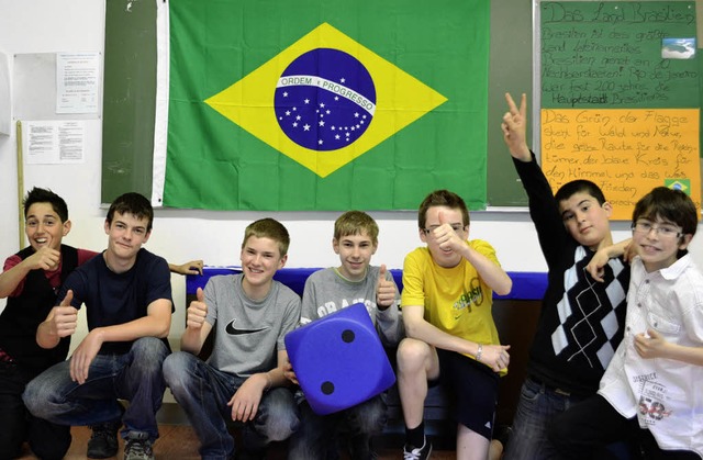 Schulfest der Gerhard-Jung-Schule Zell...  bei den &#8222;Brasilianern&#8220;.   | Foto: Paul Berger