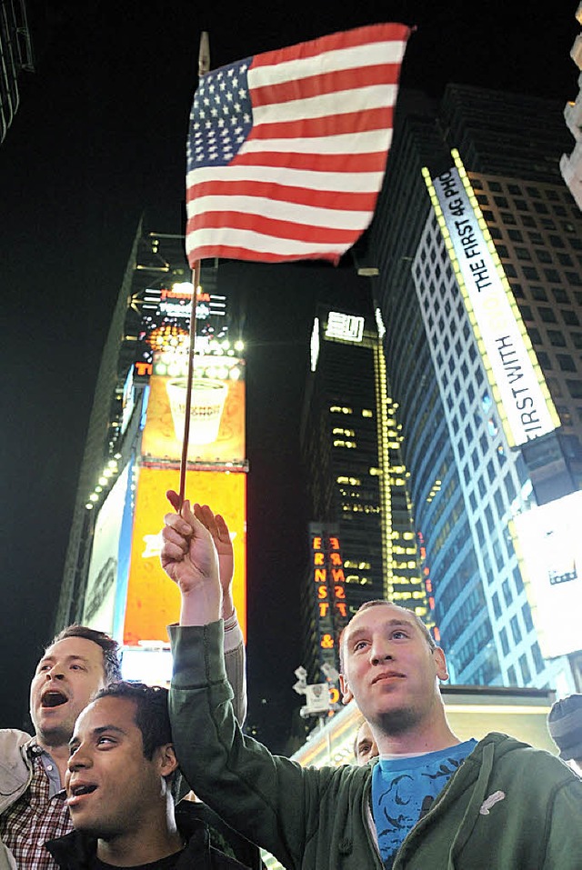 Jubel ber Bin Ladens Tod auf dem Times Square  in New York.   | Foto: dpa