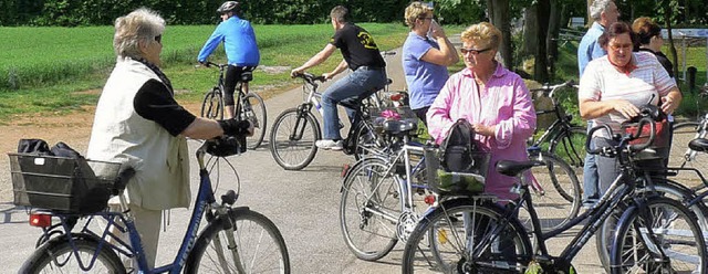 Zahlreiche Freizeitradler fanden sich ...tpunkt beim Gndlinger Sportplatz ein.  | Foto: christine weirich