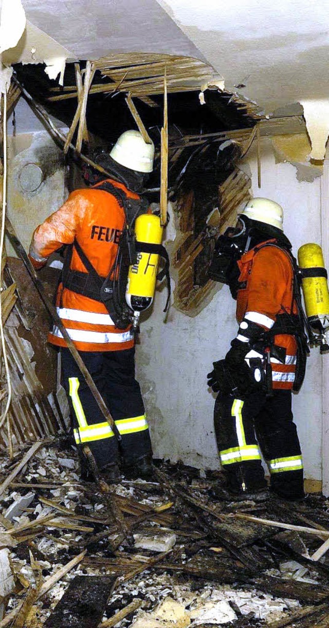 Die Mnstertler Feuerwehr rckte zu einem Schwelbrand in einem Wohnhaus aus.   | Foto: Bernhard Seitz