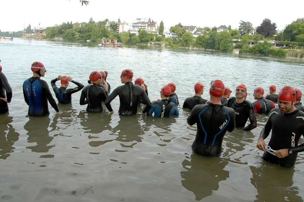 Schwimmen im Rhein, Radfahren auf den Waidhof und Dinkelberg und Laufen: Ein Triathlon ist hart.<?ZP?>
Schwimmen im Rhein, Radfahren auf den Waidhof und Dinkelberg und Laufen: Ein Triathlon ist hart.<?ZP?>