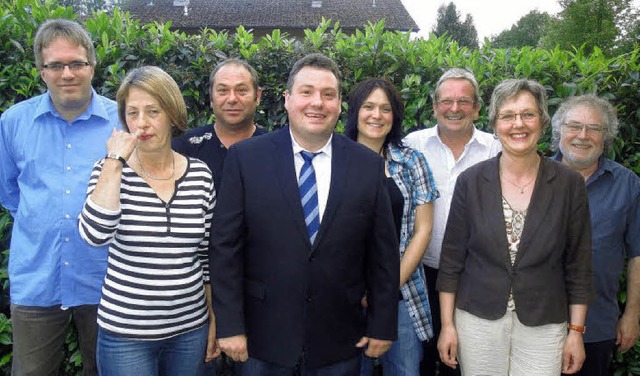 Der neue Vorstand der flinger Narrenz...r, rechts VHN-Prsident Rolf Hnicke.   | Foto: Hansjrg Bader