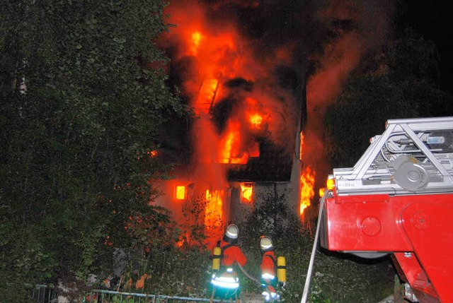 Der Brand zerstrte das Haus in Langenau  | Foto: Dieter Schwble