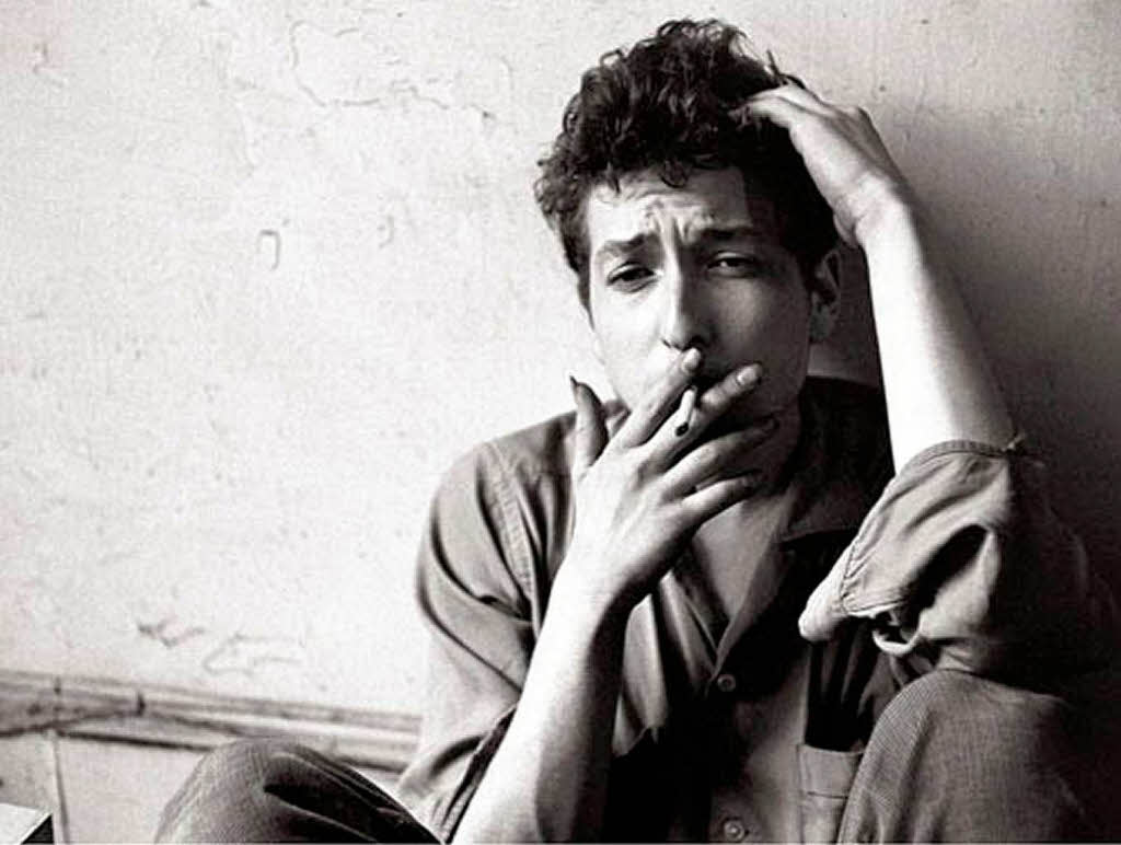 Im April 1962 schreibt Bob Dylan in einer New Yorker Folk-Kneipe den Text zu „Blowin in the Wind“. Der Song wird zur Hymne der Folk-Rock-Bewegung - mit unzhligen Coverversionen.