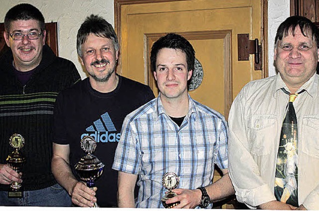 Frank Willmann, Reiner Fechti und Alex...zenden Hans Schneider ausgezeichnet.    | Foto: GERT BRICHTA