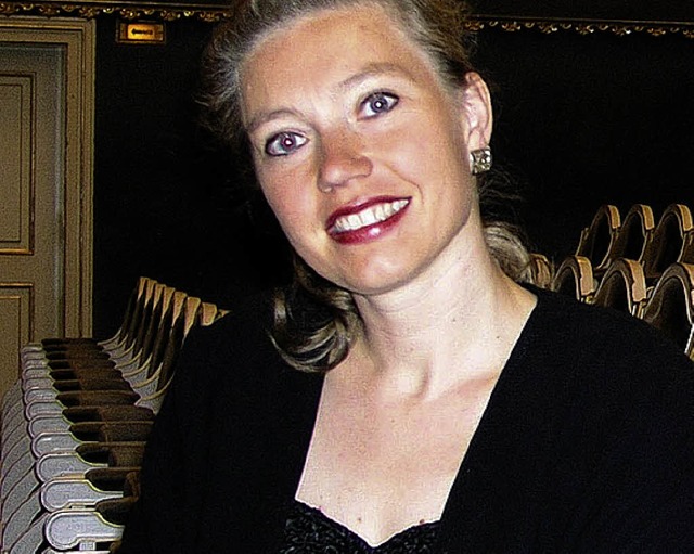 Olga Machonova Pavlu, Dirigentin des Orchesters der Uni Basel  | Foto: bz