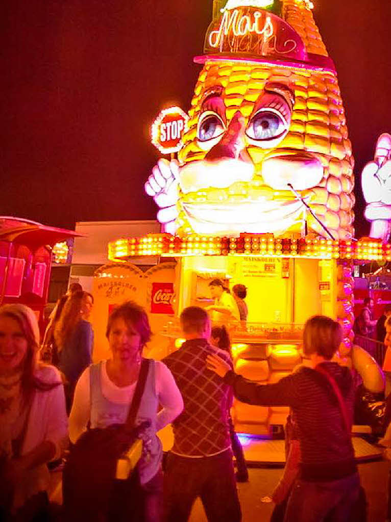 Ein bunter Abend auf der Kirmes in Freiburg