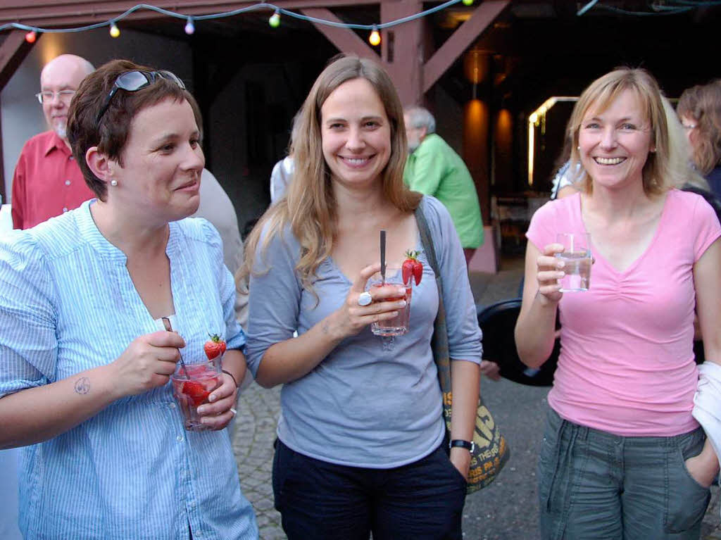 Erst gab’s Hppchen und Sekt, dann ging’s zum Public Viewing.