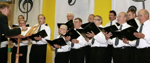 Der Mnnerchor des MGV Altdorf bei seinem Auftritt beim Jahreskonzert.   | Foto: Sandra Decoux-Kone