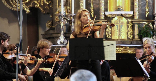 Martina Wndrich interpretiert das Vio...ert a-Moll von Johann Sebastian Bach.   | Foto: Hans Jrgen Kugler