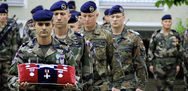 In einer feierlichen Zeremonie wurden ...ende Soldaten aus Guadeloupe begrt.   | Foto: hans-jochen voigt