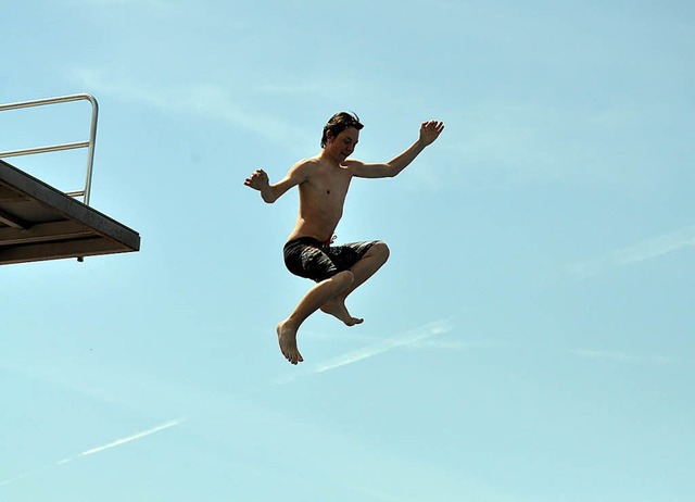 Das Schwimmbad hat einen guten Sprung in die Sommersaison 2011 erwischt.   | Foto: Barbara Ruda