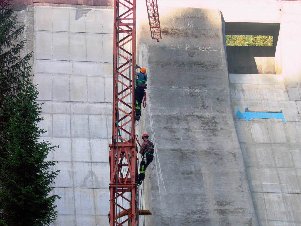 Wieder Schwerer Arbeitsunfall An Der Staumauer - Häusern - Badische Zeitung