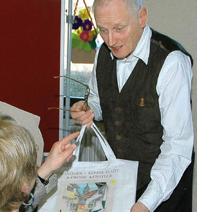 Bernd Vlkle bei der Vernissage der Kanderner Ausstellung   | Foto: ouk