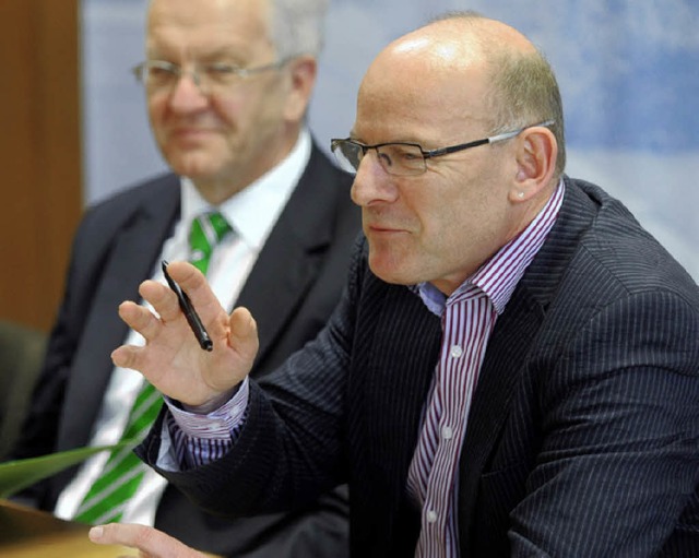 Winfried Hermann (r.) und Winfried Kretschmann   | Foto: dpa