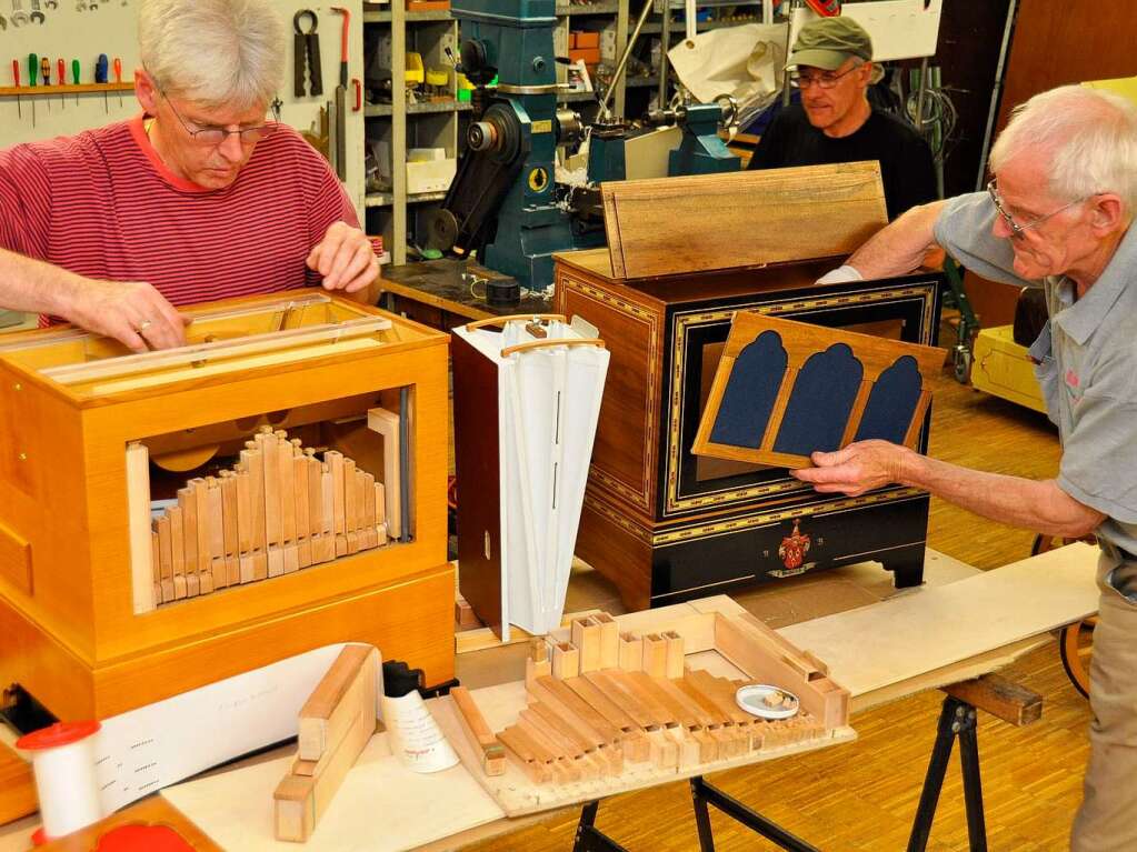 Manche Waldkircher bauen sich ihre Drehorgel selbst.