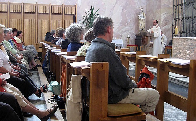 Vikar Weil predigt beim Gottesdienst z...rgeeinheit Kenzingen in St. Blasien.    | Foto: Privat