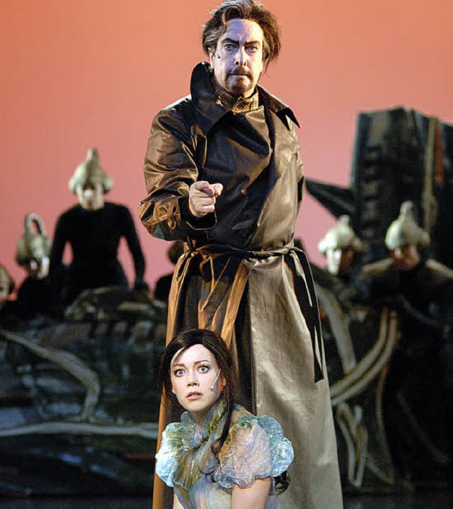 Magdalena Ganter als Suri (mit Michael...0000 Meilen unter dem Meer&#8220;.      | Foto: landestheater eisenach