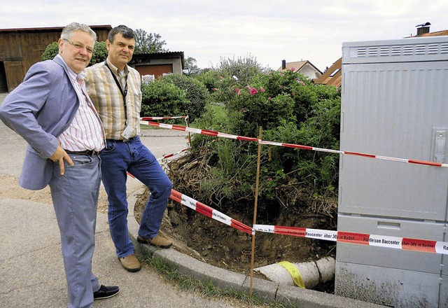 Brgermeister Anton Knapp (links) und ...n die Welt hinaustransportieren kann.   | Foto: BZ