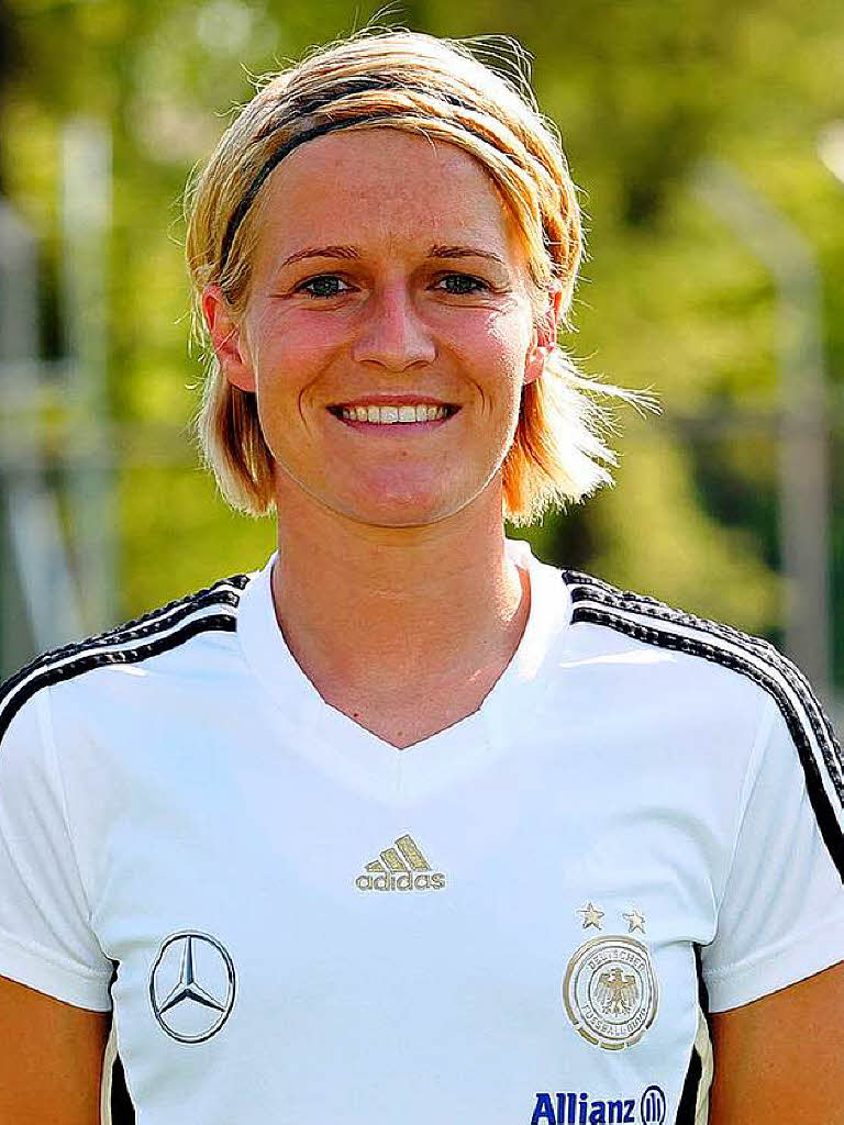 Abwehr:   3 Saskia Bartusiak 1. FFC