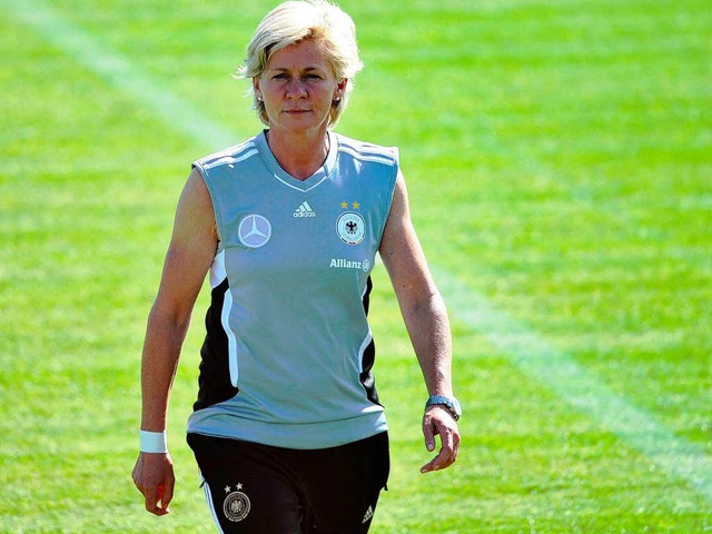 Bundestrainerin Silvia Neid beim Trainingslager in Herzogenaurach.  | Foto: dapd