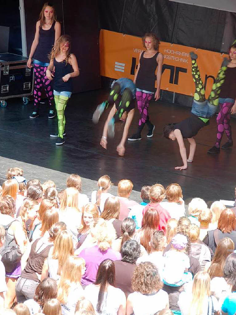 Mitreiende Showacts bekamen die Besucher in Staufen beim Street Dance Wettbewerb bei Wein und Musik geboten.