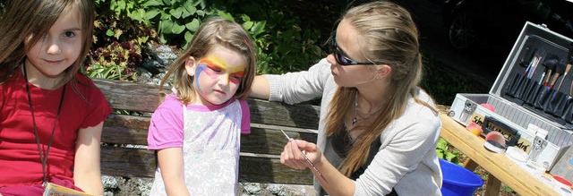 Auch Kinderschminken wurde am Weltspieletag vom Jugendamt Waldshut angeboten.  | Foto: theresa trndle