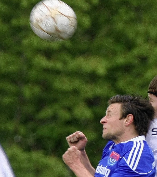 Mit Glck und Kpfchen zum Klassenerha... den Siegtreffer in der Nachspielzeit.  | Foto: reinhardt