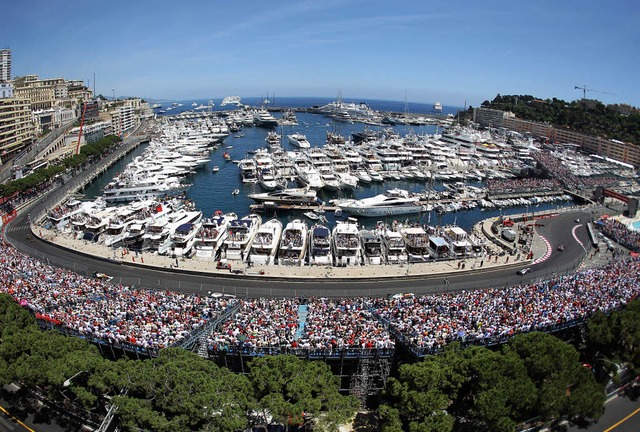 Unter den Blicken der  Schnen und Rei... Vettel gewinnt  auch  in Monte Carlo   | Foto: afp