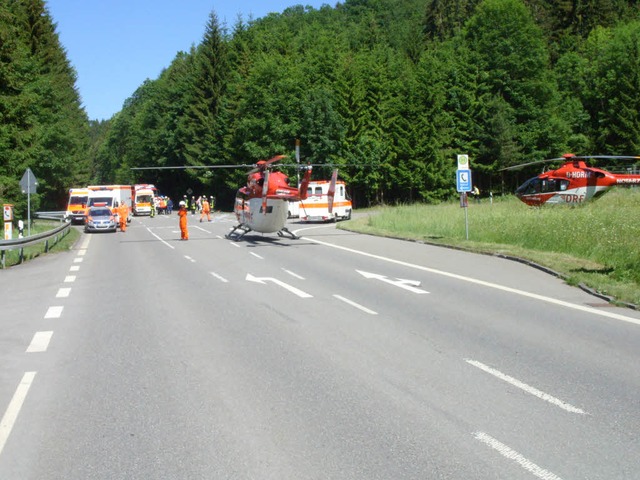 An dieser Stelle ereignete sich der Un...ahre alter Rollerfahrer ums Leben kam.  | Foto: Konrad Benitz