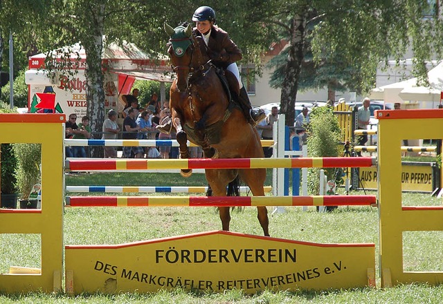 Schnell war die einheimische Katrin Ku...ei-Phasen-Springsprfung der Klasse M.  | Foto: Annika Willscheid