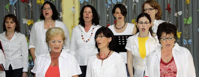 Mitglieder des Chores &#8222;Sonidos&#8220; bei ihrem Auftritt.   | Foto: Silvia Faller