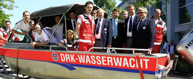 Alle in einem neuen Boot: Die Wasserwa...um stolz ihre neueste Errungenschaft.  | Foto: Decoux-Kone