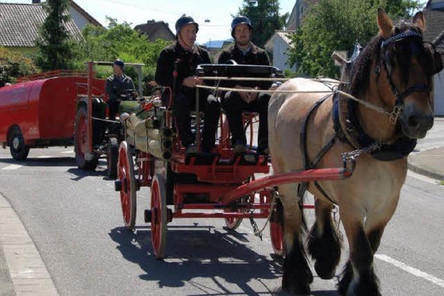 Feuerwehr als Geschenk an Gemeinde