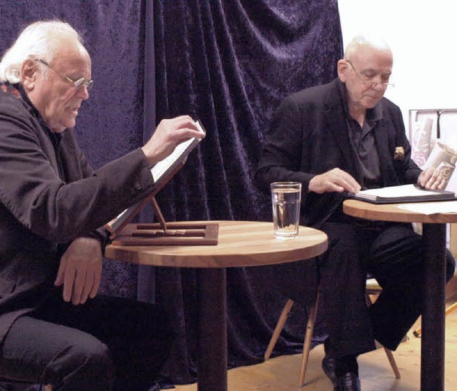 Helmut Grieser (links) alias Bernhard ... Schriftstellers und seines Verlegers.  | Foto: M. Pfordt