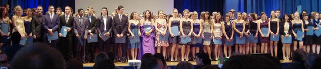 Den Abschluss ihrer Schulzeit feierten...t 53 Preise fr besondere Leistungen.   | Foto: privat