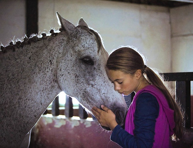 Kino: Ein Pferd fr Klara: Klara (Rebecca Plymholt) mit ihrem Pferd Star  | Foto: Sarah Bolmsten
