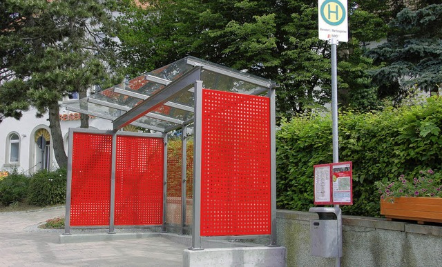 Als optisch ansprechend bezeichneten d... neuen Buswartehuschen in der Stadt.   | Foto: Juliane Khnemund