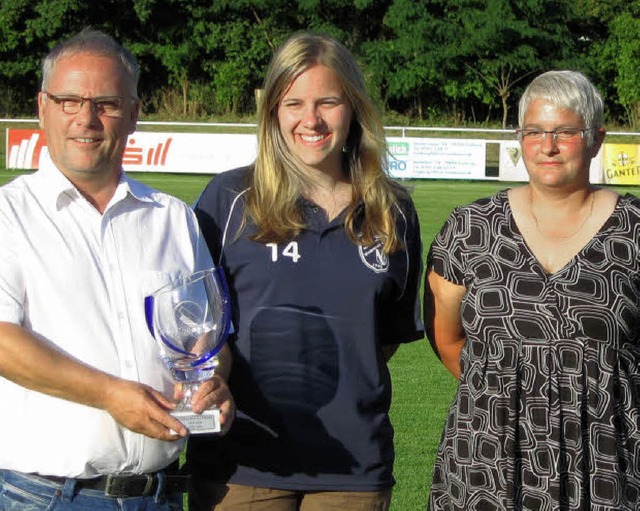 Frauen-Pokalspielleiter Manfred Pirk m...ann (SF Eintracht Freiburg, von links)  | Foto: Claus Zimmermann