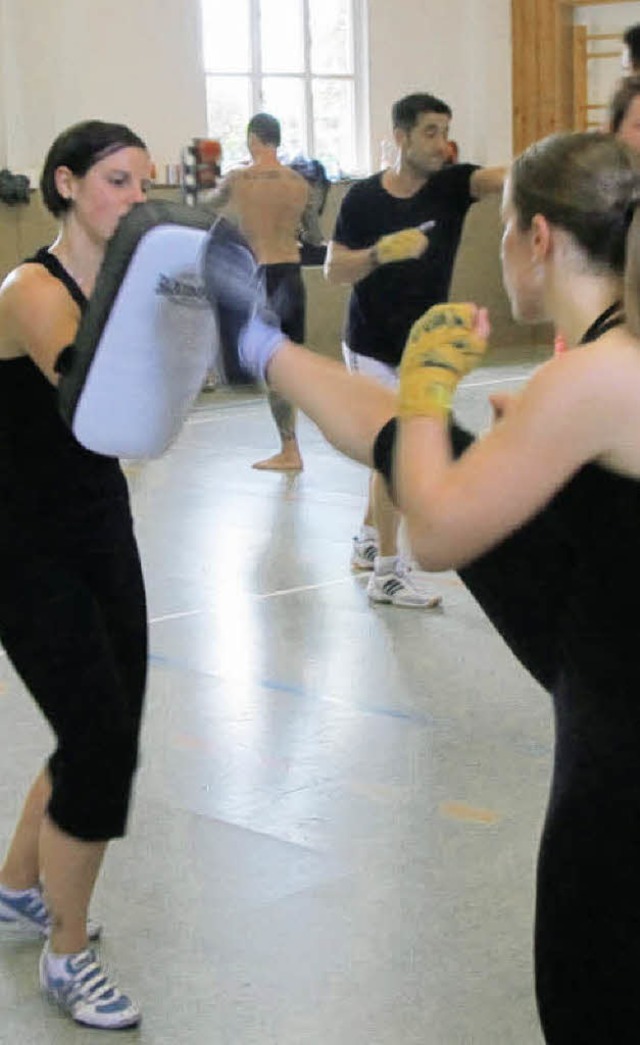 Beim Kickboxtraining ging es hoch her.   | Foto: Albert Greiner